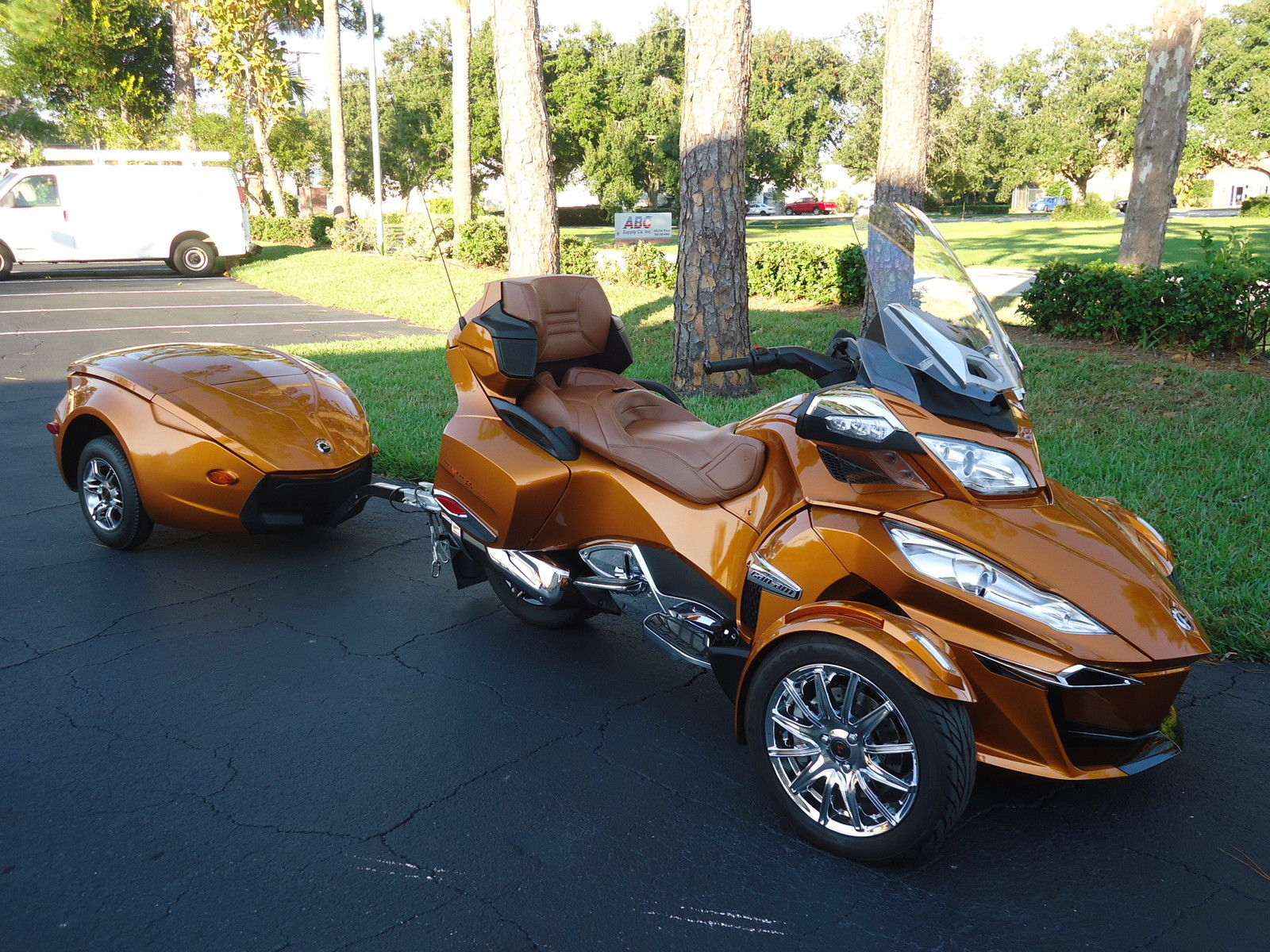 2014 Can Am Spyder RT-S Limited with matching trailor. LIKE NEW!!